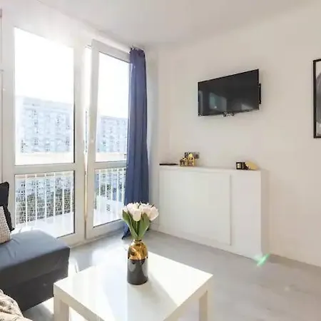 Comfortable One Bedroom - Grzyb16 바르샤바